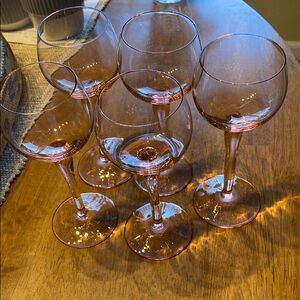 Vintage MCM 1960s teardrop glasses. Set of 5. They look peachy pink. Excel cond